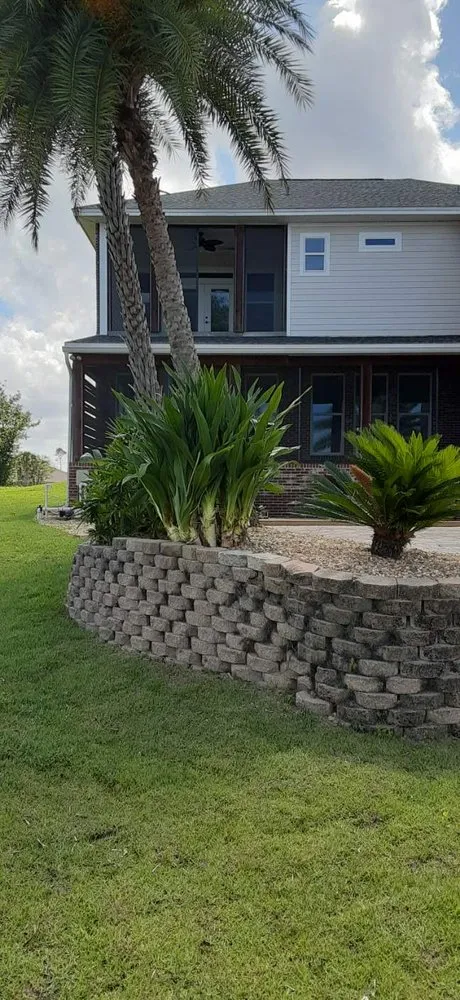 Local yard cleanup service for year-round maintenance in Panama City, FL by Sierra Pro Services