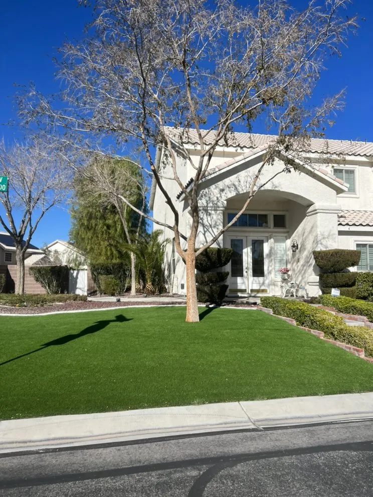 Expert lawn care service experts serving Las Vegas, NV - Sierra View Landscape