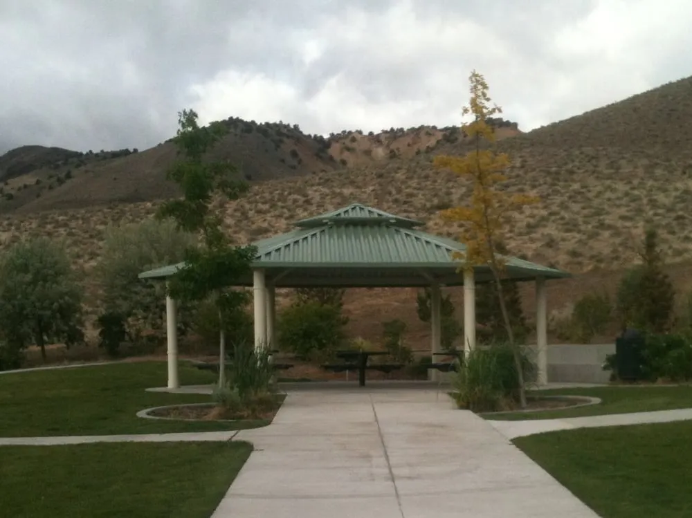 Trusted lawn care service experts serving Reno, NV - Sierra Winds