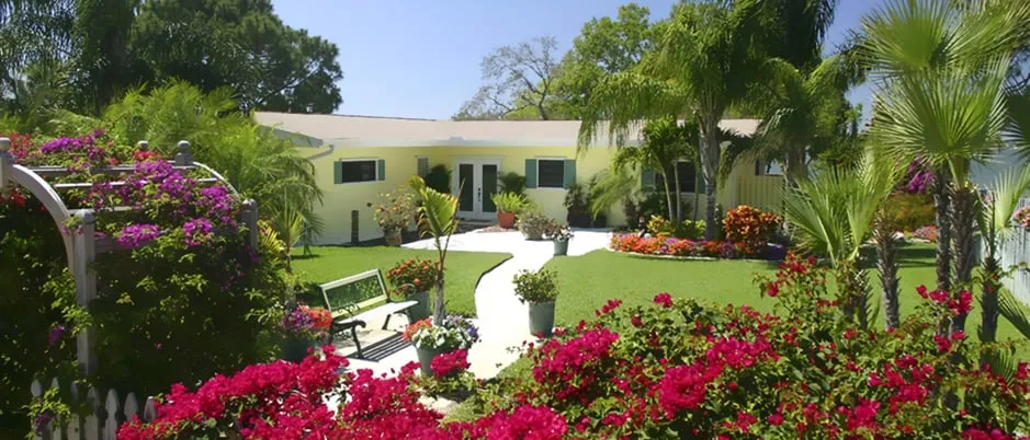 Reliable lawn mowing service in Sarasota, FL - Siesta Key Landscape