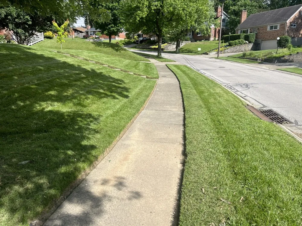 Trusted lawn mowing service in Cincinnati, OH - Sifford Lawncare & Landscaping