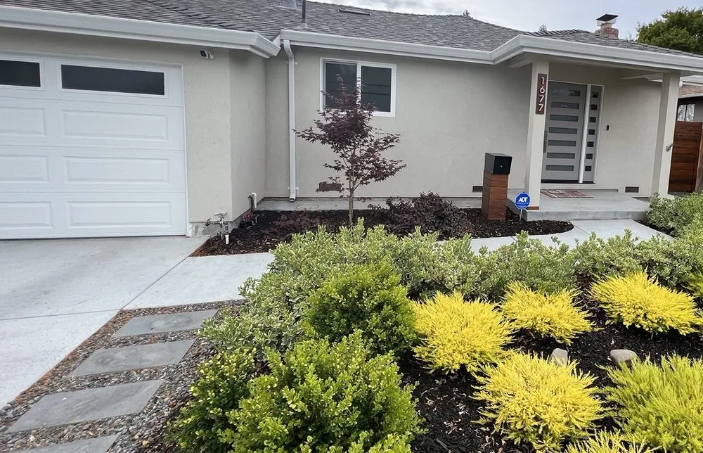 Custom lawn care service in Modesto, CA - SIG Landscape
