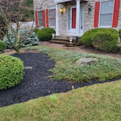 Sigley's Lawn & Landscape Logo