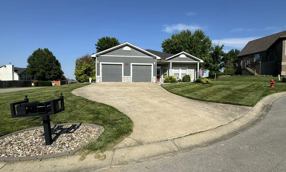 Trusted lawn care service in Grain Valley, MO - Signature Elite Property Management