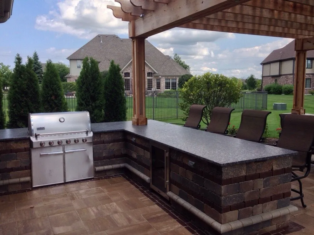 Local outdoor landscaping for residential properties in Frankfort, IL by Signature Landscape