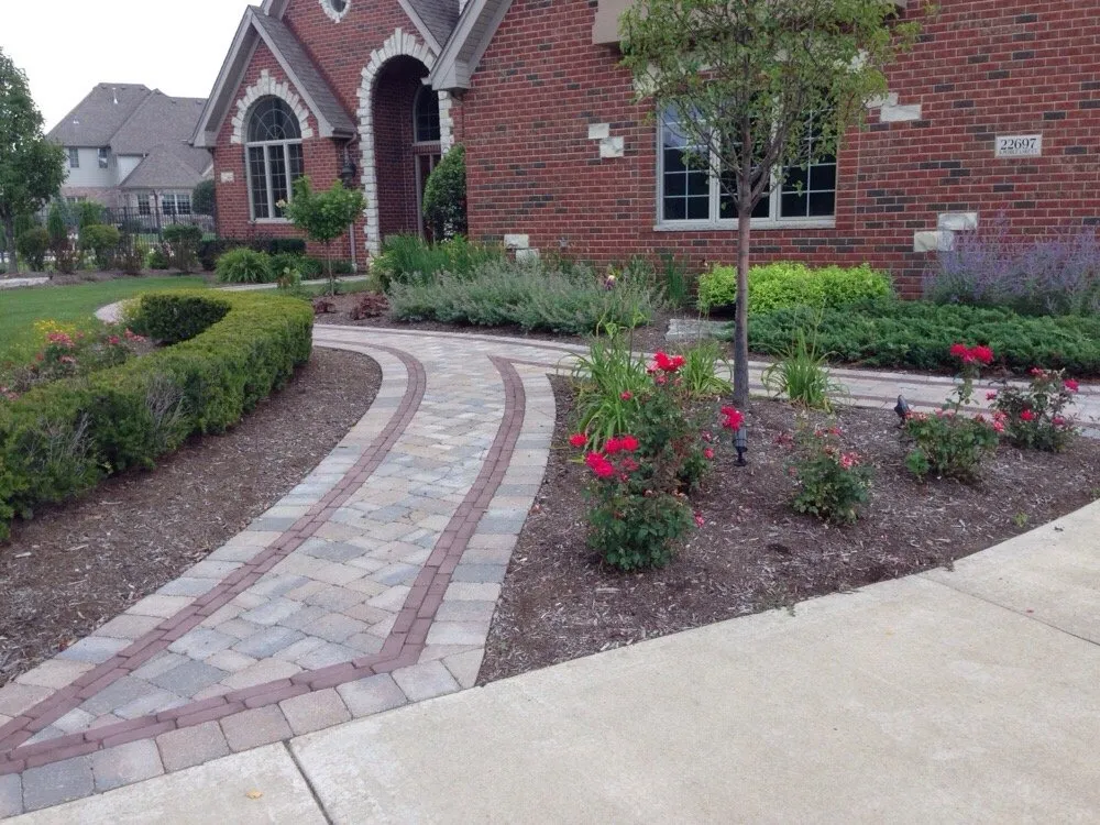 Expert landscape installation experts serving Frankfort, IL - Signature Landscape