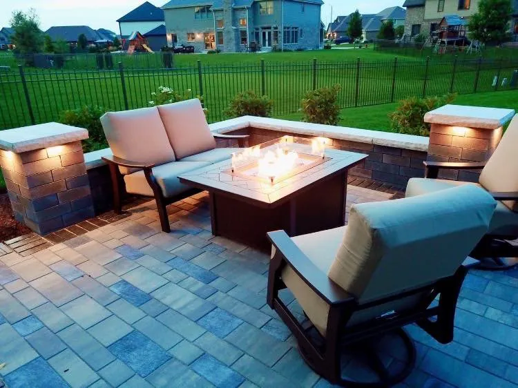 Reliable yard maintenance in Frankfort, IL by Signature Landscape
