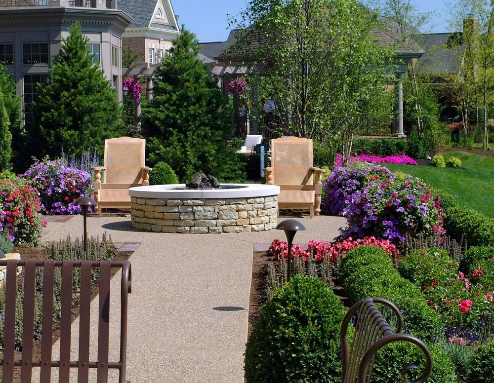 Custom lawn mowing service experts serving Huntsville, AL - Signature Landscapes