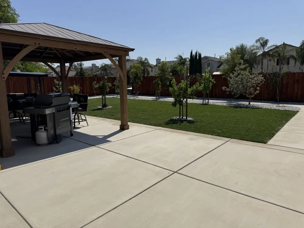 Affordable yard cleanup service for year-round maintenance in Tracy, CA by Signature Landscaping
