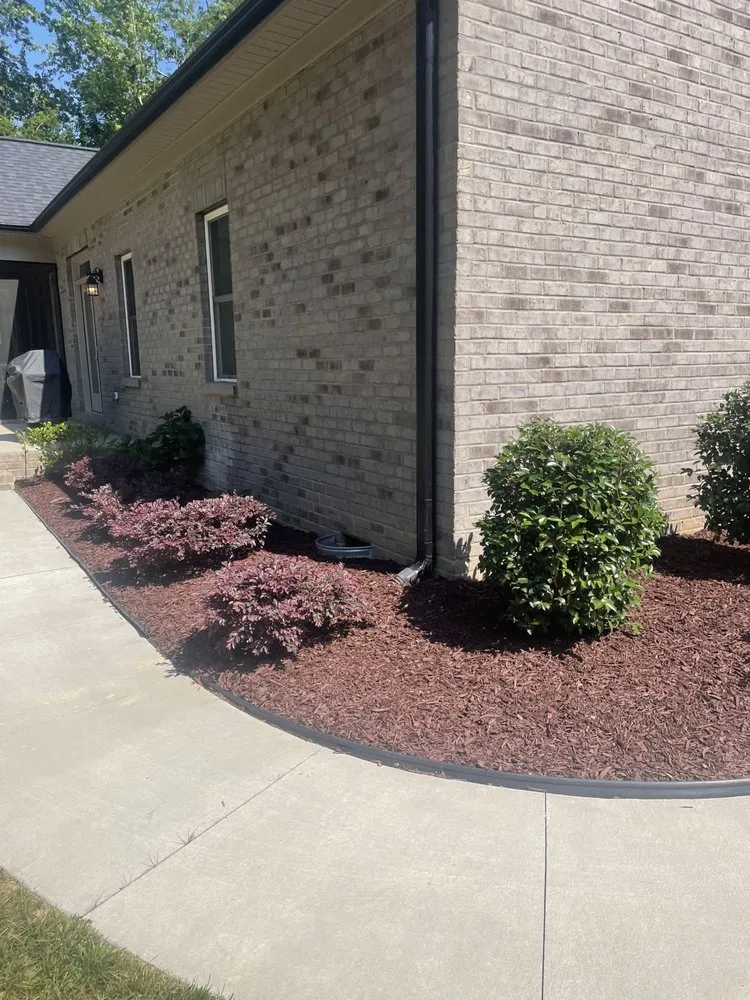 Custom lawn care service in Mint Hill, NC - Signature Lawn and Landscape
