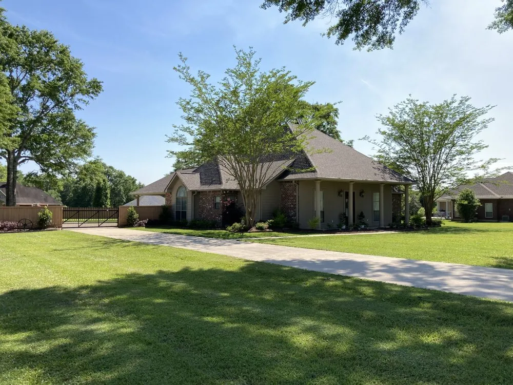 Trusted residential landscaping in Loranger, LA - Signature Lawn Care
