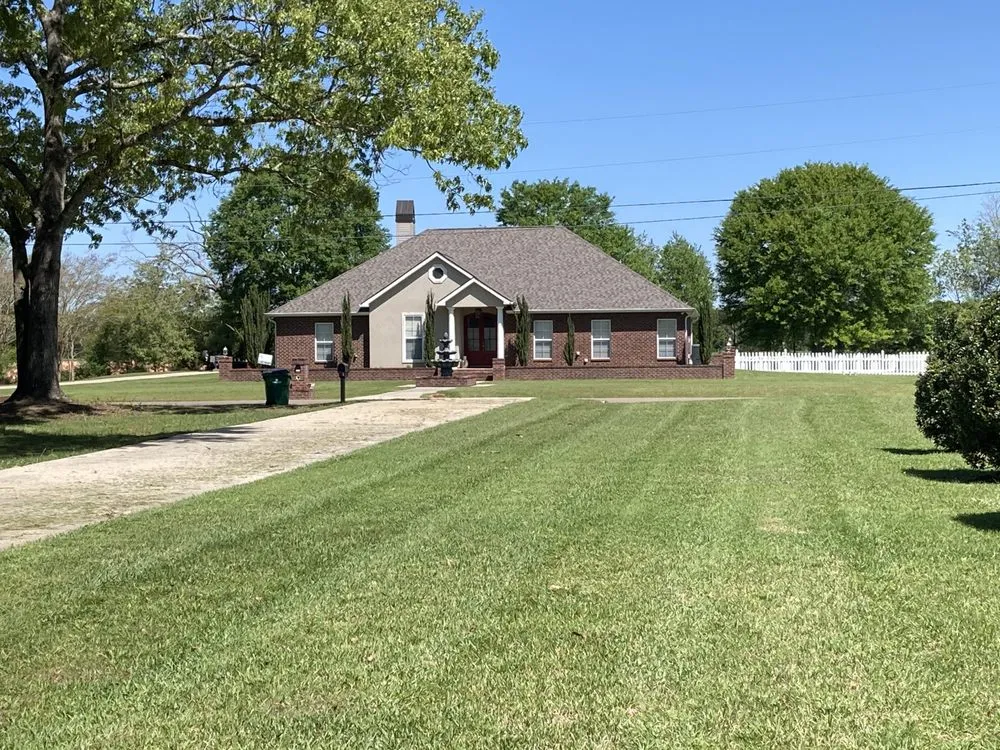 Top-rated lawn mowing service for homes in Loranger, LA by Signature Lawn Care