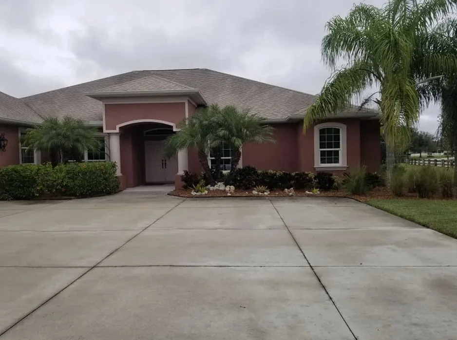 Affordable yard cleanup service in Sarasota, FL - Signature Lawn Service