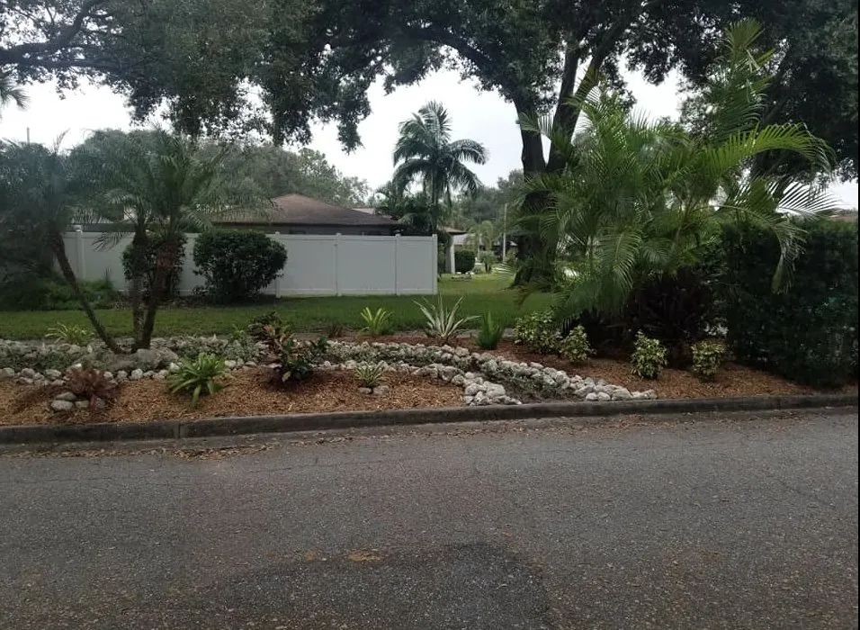 Custom lawn care service experts serving Sarasota, FL - Signature Lawn Service