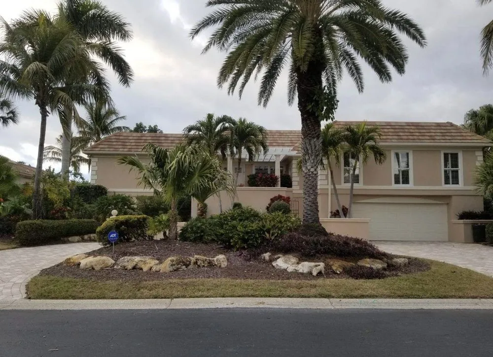Local outdoor landscaping for beautiful yards in Sarasota, FL by Signature Lawn Service