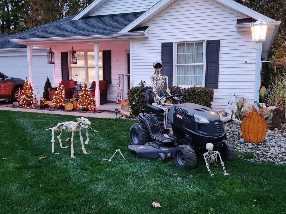 Top-rated yard cleanup service experts serving Conneaut, OH - Signature Lawncare