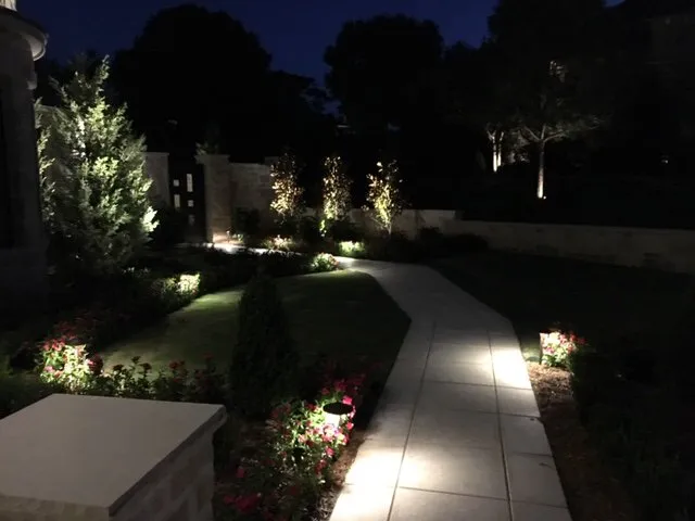 Top-rated garden landscaping in Bixby, OK by Signature Pools
