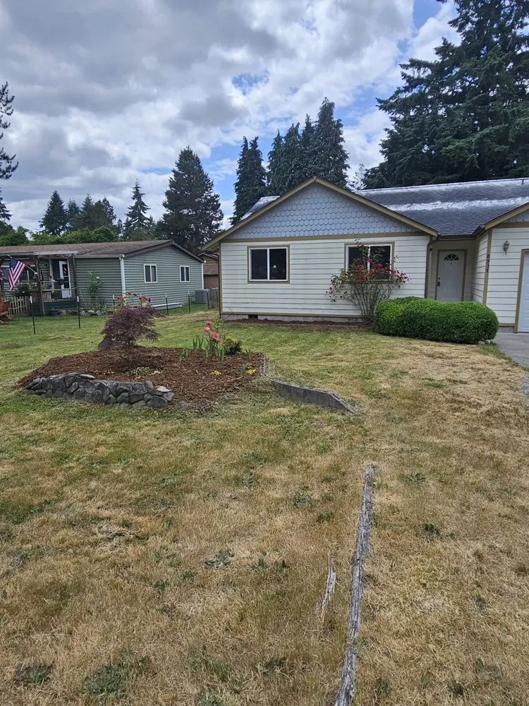 Local yard cleanup service in Clarkville, TN - Sikes Outdoor Services