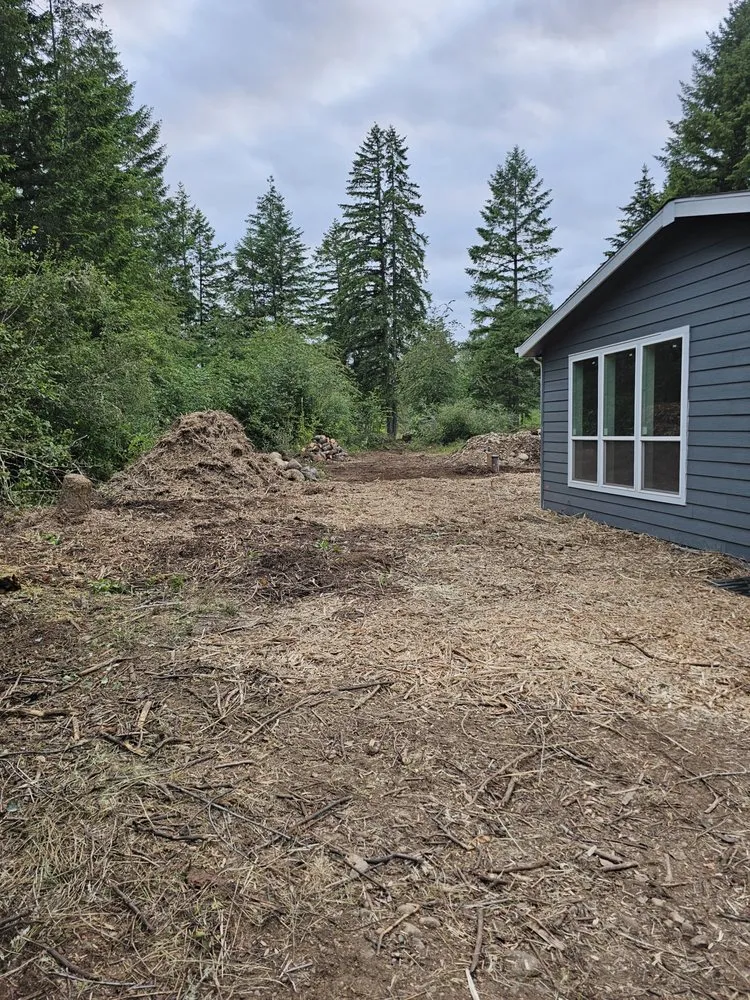 Custom garden landscaping in Clarkville, TN by Sikes Outdoor Services