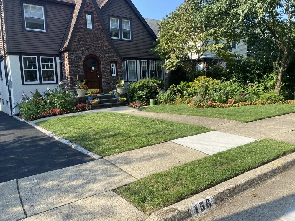 Local residential landscaping for residential properties across Saddle Brook, NJ - Sileem's Landscaping & Powerwashing