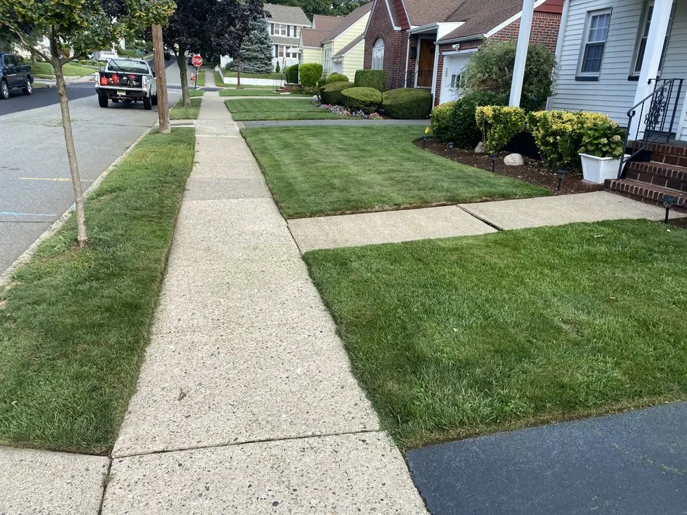 Local yard maintenance in Saddle Brook, NJ - Sileem's Landscaping & Powerwashing