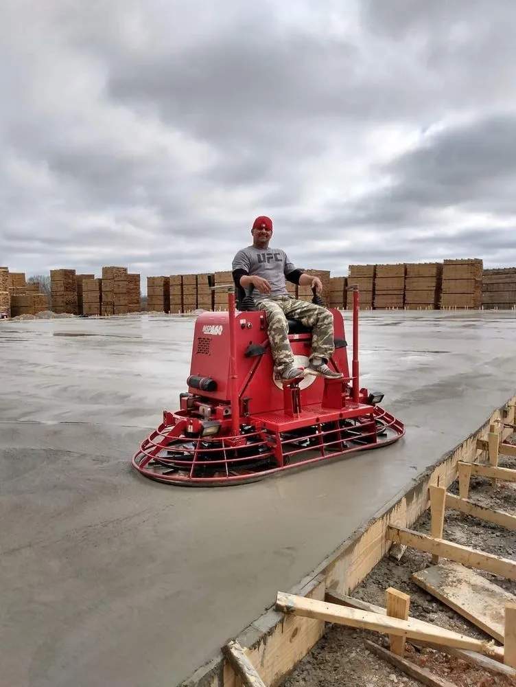 Reliable landscape installation in Paducah, KY by Sills Concrete & Pools