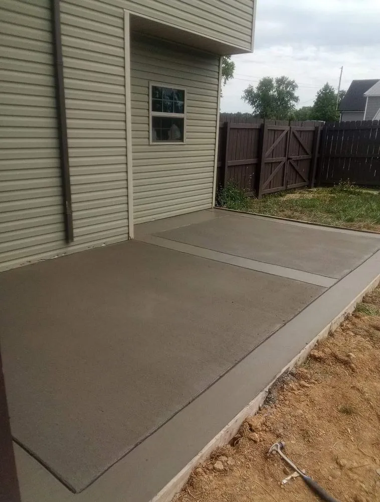 Top-rated lawn mowing service in Paducah, KY by Sills Concrete & Pools