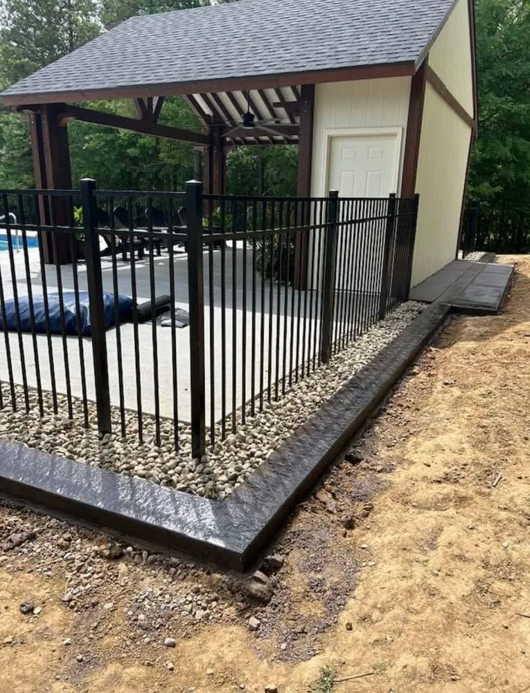 Custom outdoor landscaping experts serving Paducah, KY - Sills Concrete & Pools