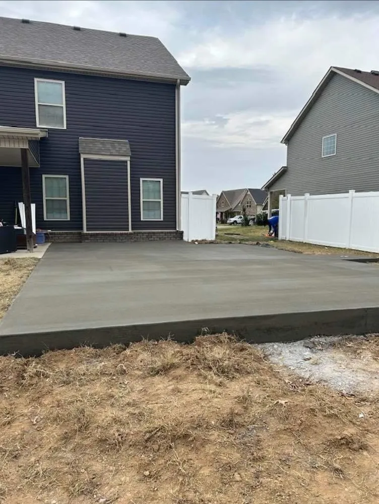 Professional yard cleanup service in Paducah, KY by Sills Concrete & Pools