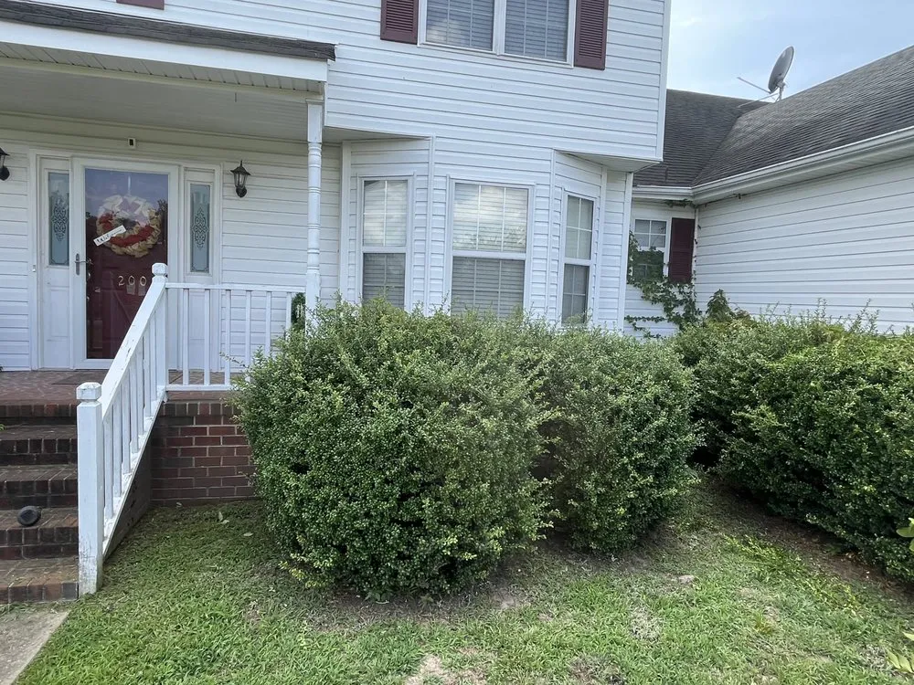 Top-rated residential landscaping in Newport News, VA by Sills Lawncare