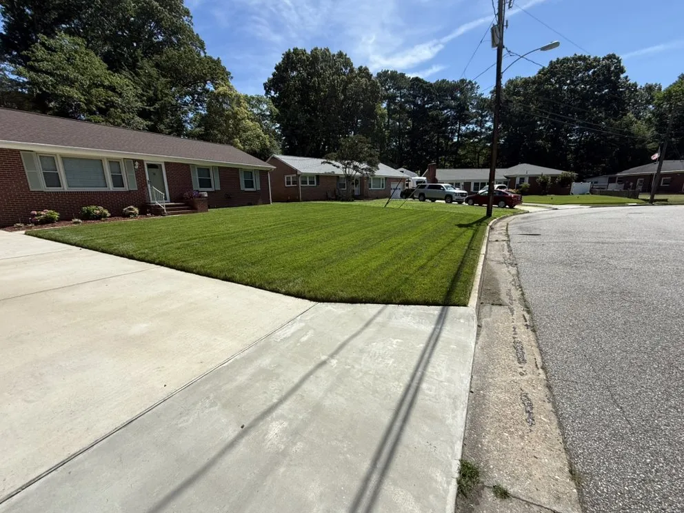 Top-rated yard maintenance in Newport News, VA - Sills Lawncare