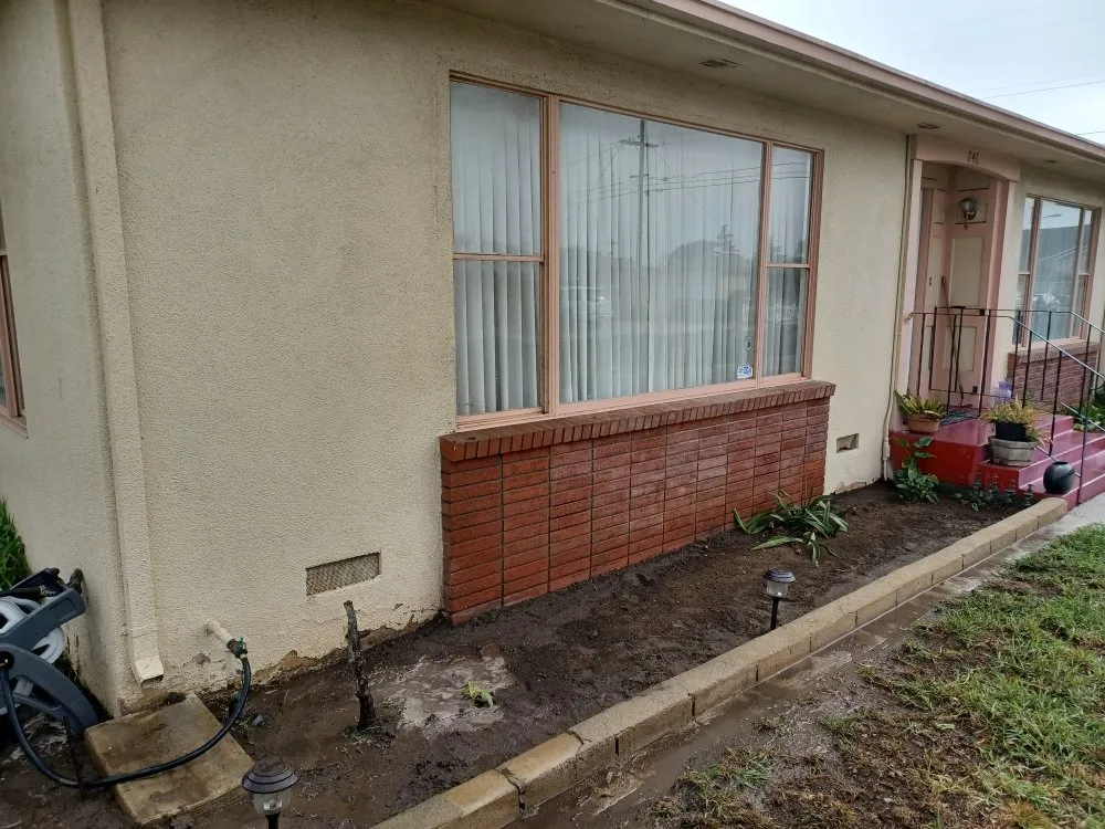 Expert landscaping services for year-round maintenance in Oxnard, CA by Silva Services