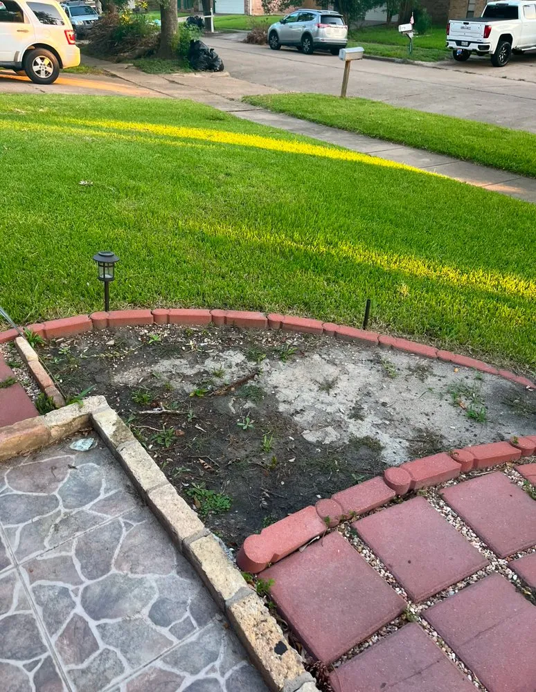 Custom yard maintenance for outdoor upgrades in Houston, TX by Silva Yardwork Services