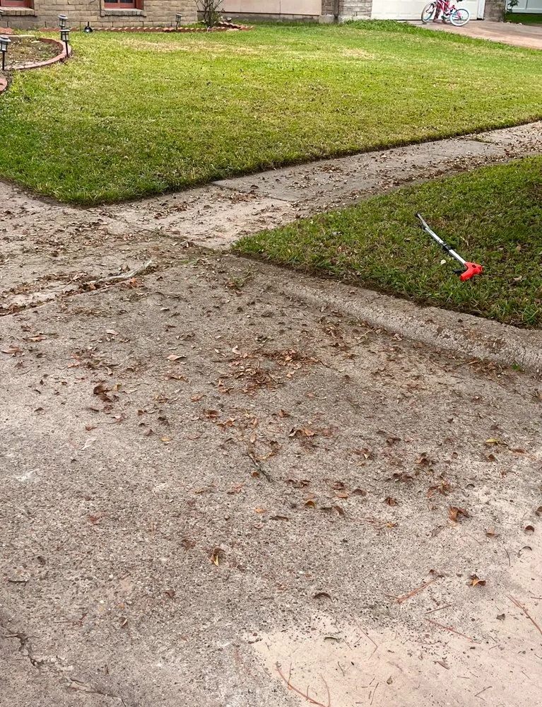 Top-rated yard maintenance in Houston, TX - Silva Yardwork Services