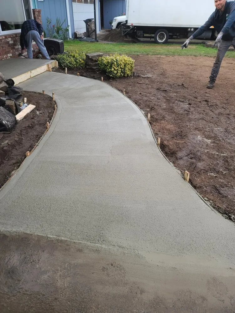 Expert outdoor landscaping experts serving Salem, OR - Silva's Lawn Care