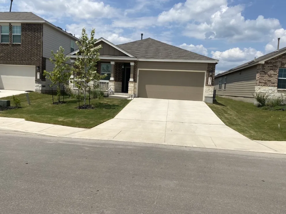 Top-rated landscape installation in Texas City, TX by Silva's Lawn Service