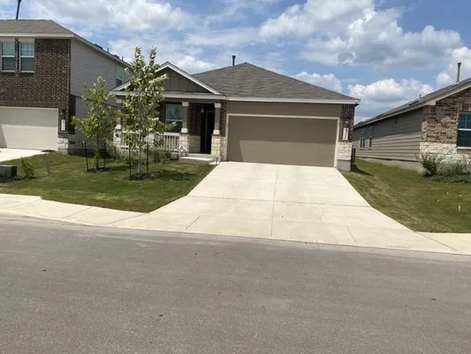 Silva's Lawn Service Logo