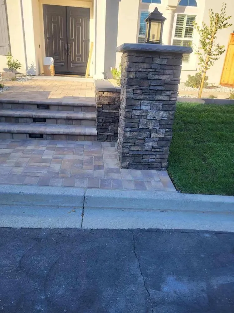 Local yard maintenance for homes across Tracy, CA - SILVA’S YARDS MAINTENANCE AND LANDSCAPING