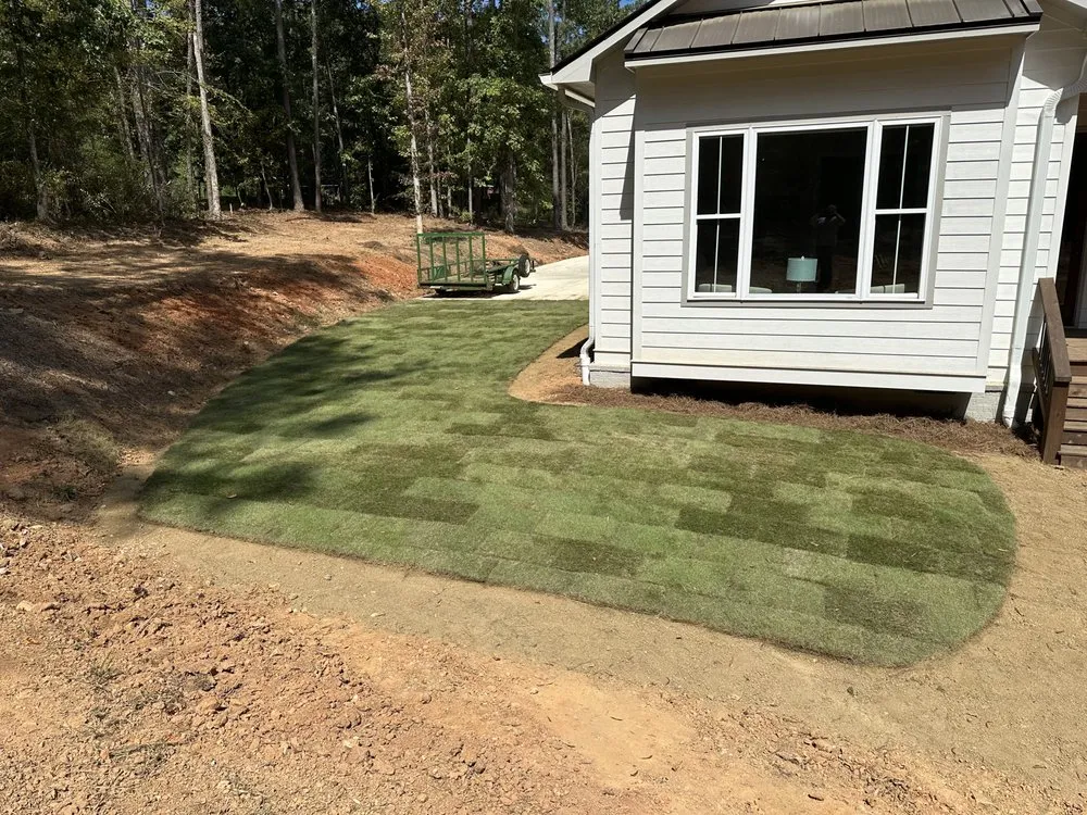 Custom residential landscaping in Silver Creek, GA - Silver Creek Dirt Works