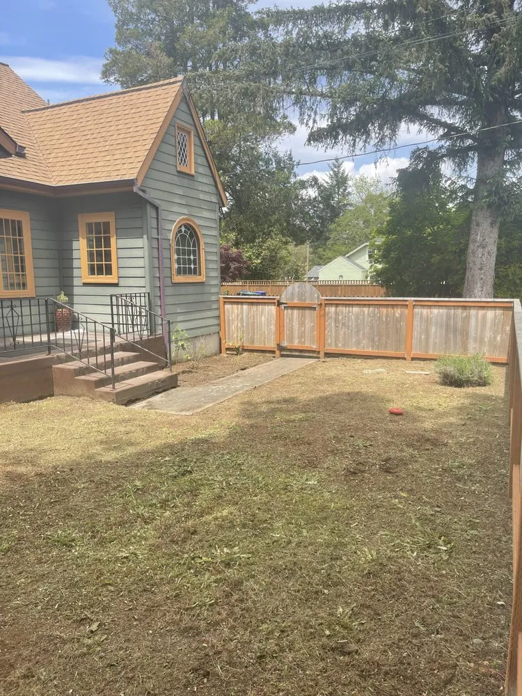 Professional lawn mowing service experts serving Tualatin, OR - Silver Creek Lawn Maintenance