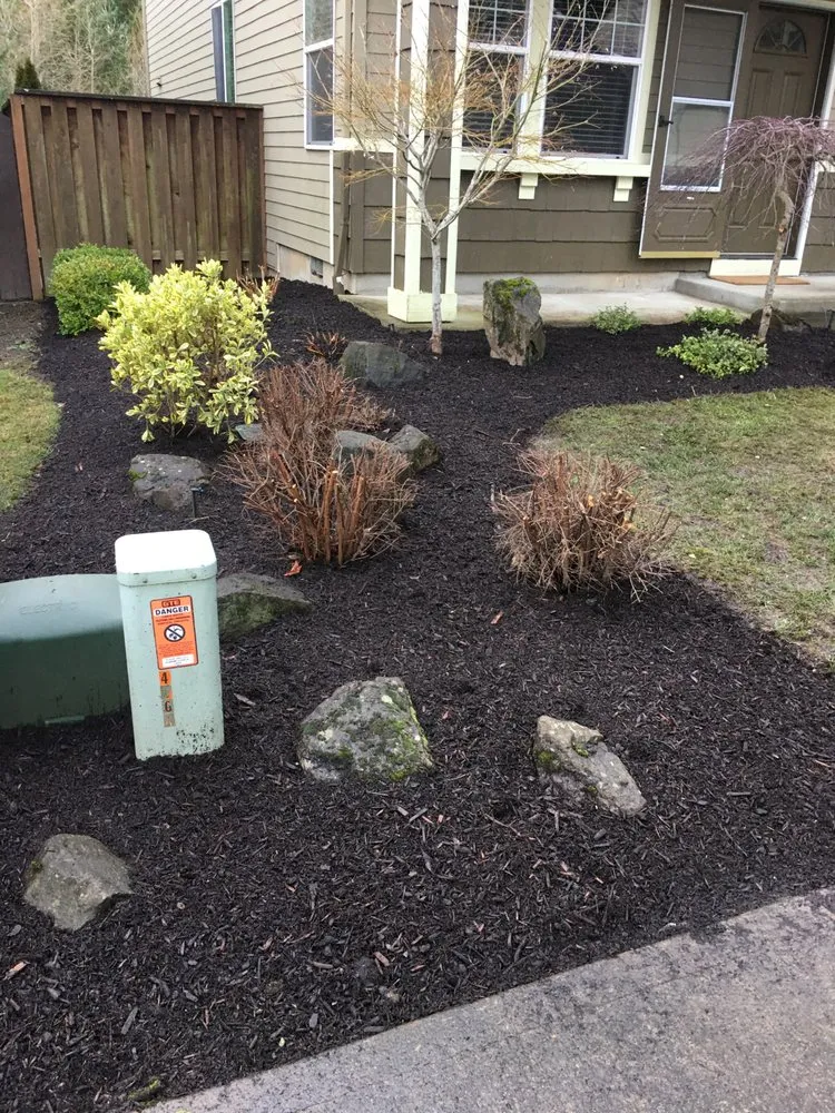 Professional lawn mowing service with custom design in Tualatin, OR by Silver Creek Lawn Maintenance