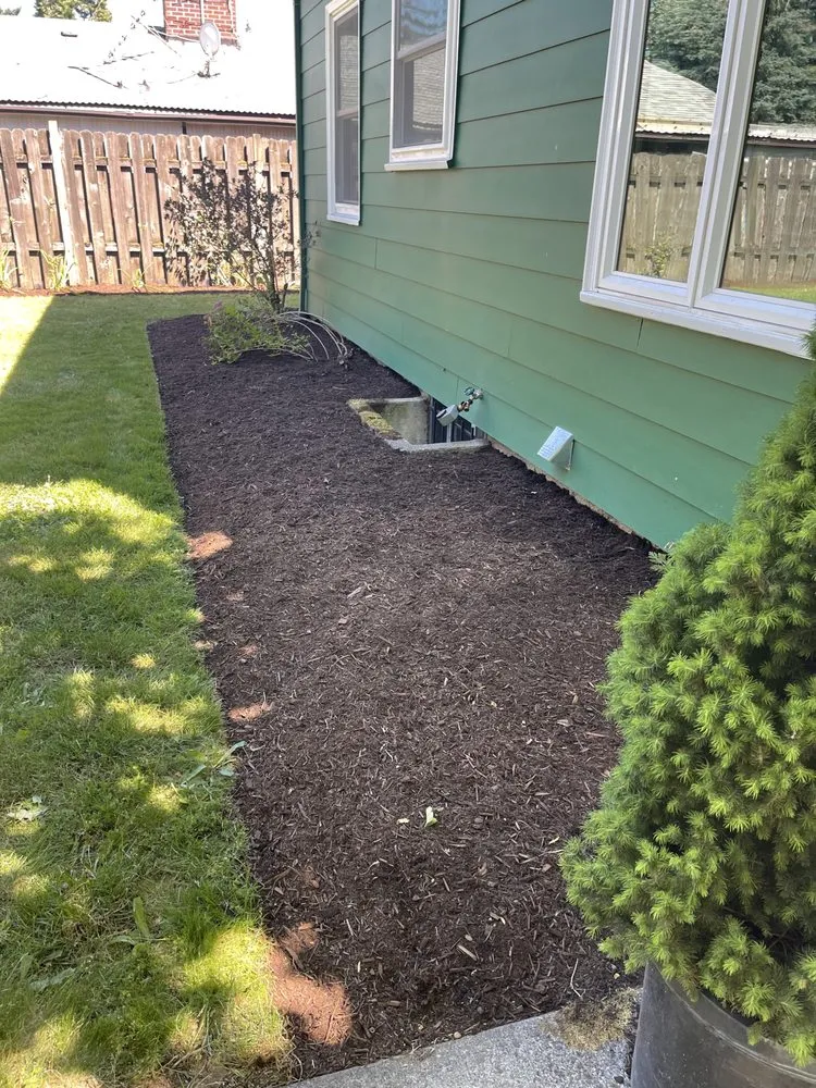 Expert yard maintenance for beautiful yards in Tualatin, OR by Silver Creek Lawn Maintenance