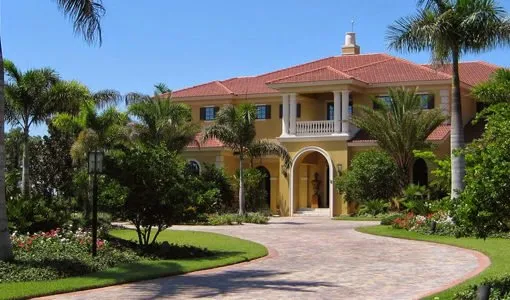 Expert garden landscaping for beautiful yards in Sarasota, FL by Silver Moon Landscapes