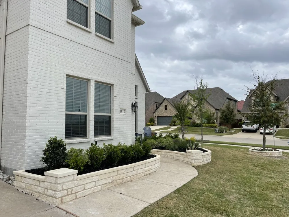 Top-rated lawn care service in Frisco, TX by Silver Star Exteriors