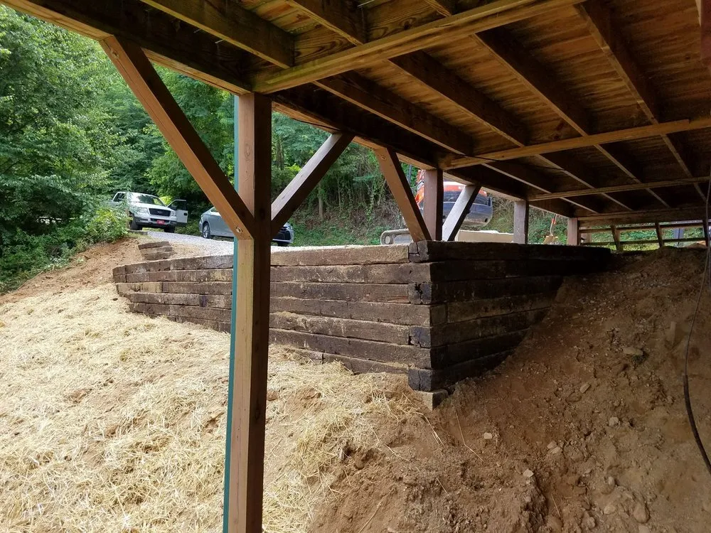 Top-rated lawn mowing service in Friendswood, TX by Silverback Tree & Landscaping