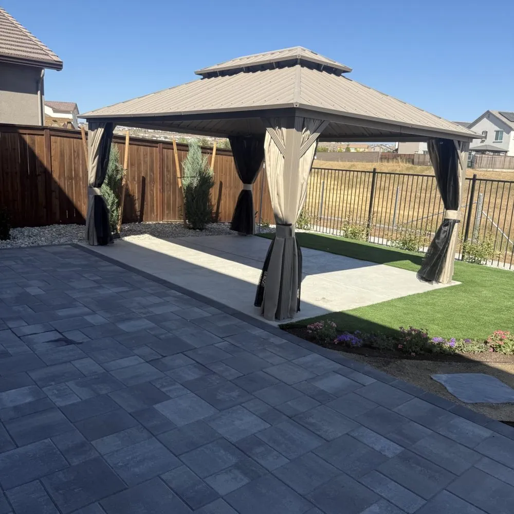 Custom lawn mowing service for homes in Elverta, CA by Silvers Landscaping