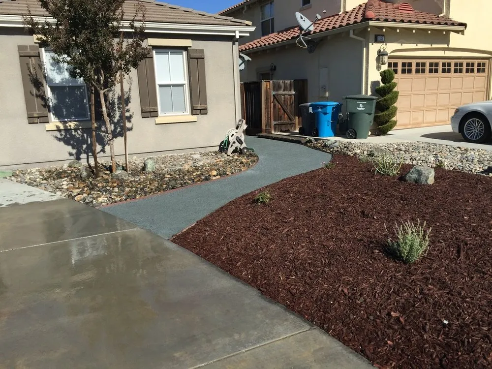 Custom garden landscaping in Morgan Hill, CA - Simancas & Tamacas Landscape