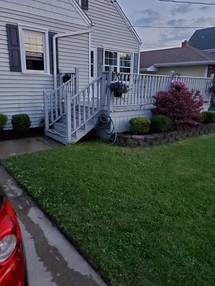 Custom yard cleanup service experts serving Buffalo, NY - Simmons & Harris Landscaping