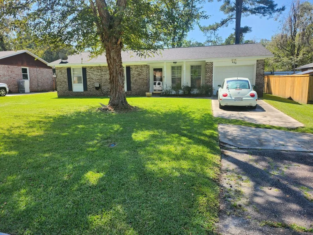 Custom landscape installation experts serving Summerville, SC - Simmons & Sons