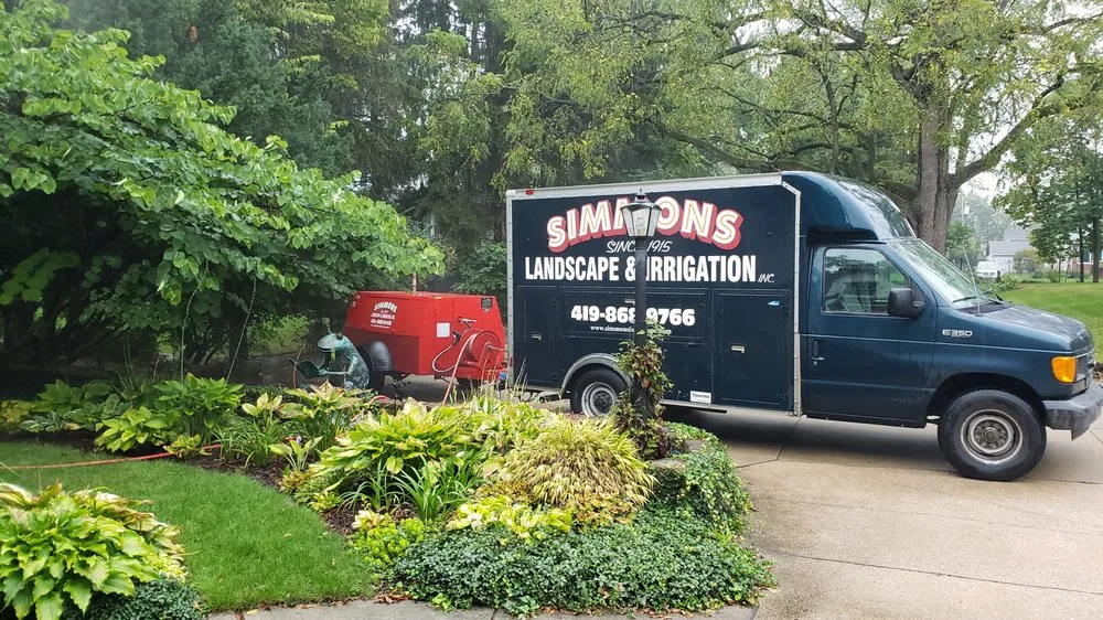 Top-rated landscaping services experts serving Bowling Green, OH - Simmons Landscape
